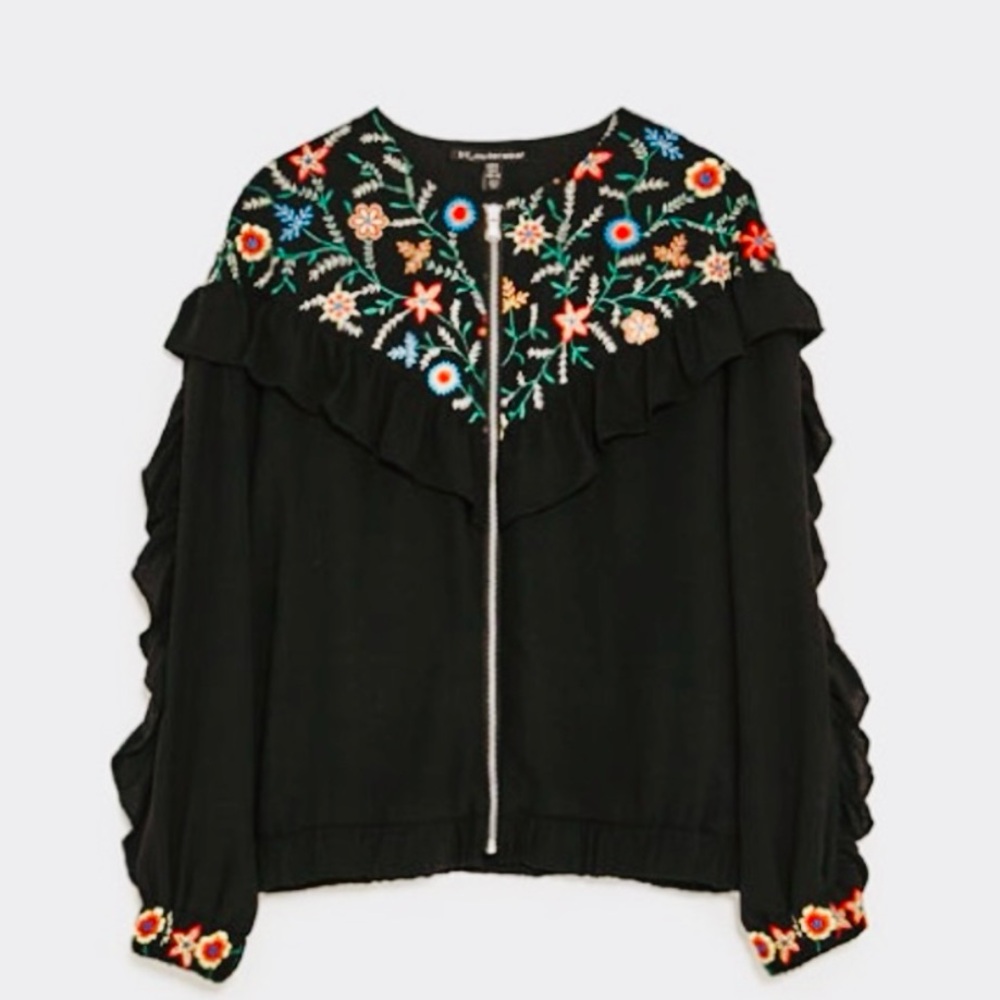 Zara Outwear Women’s Black Floral Embroidered Jacket. Size S
SKU 659